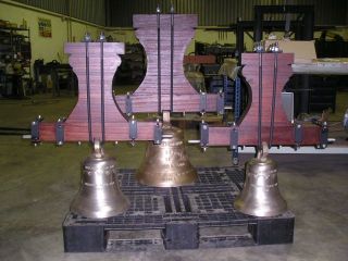 Les campanes restaurades als tallers de Manclús