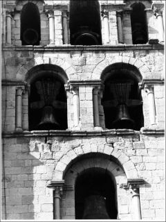 Torre catedralicia, con dos cuerpos de campanas, que siempre convocaron a los distintos cultos y a especiales sucesos