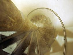 La escalera medieval de caracol se ha restaurado