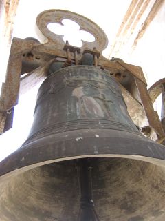 La campana en el proceso de restauración - Foto 2001 TÉCNICA Y ARTESANÍA S. L.