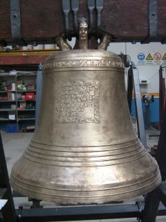 La campana restaurada - Foto 2001 TÉCNICA Y ARTESANÍA S. L.