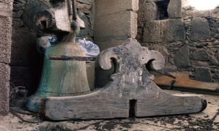 Una de las campanas de bronce que permanecerá en San Ginés