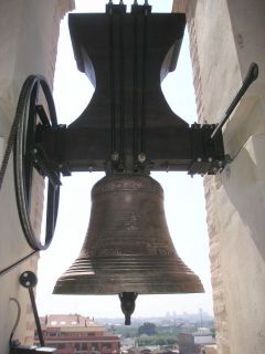 La campana restaurada