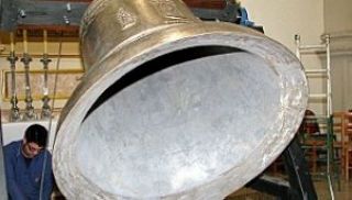 La campana de Santa Catalina pesa más de 2.000 kilos - Autor: LA VERDAD