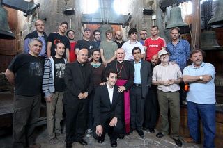 Visita de l'Arquebisbe D. Carlos Osoro als Campaners de la Catedral de València - Autor: PEIRÓ, Javier - AVAN