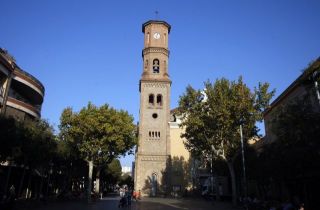 Parròquia de Sant Llorenç de Sant Feliu de Llobregat, situada davant de l'Ajuntament - Autor: DURAN, Oriol