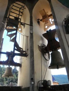 Campaneros de Moixent enseñan desde este lunes con visitas guiadas los toques y características de las campanas de la parroquia - Autor: AVAN
