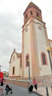 La torre campanario del santuario de la Virgen de las Huertas, aún pendiente de mejoras tras el terremoto - Autor: ALONSO, P. / AGM