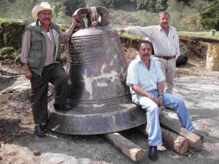 Lista la campana conmemorativa a la visita papal, la fabricaron en Hidalgo - Autor: AGENDA HIDALGUENSE
