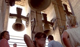 Las campanas de la Giralda han tocado a duelo por las víctimas de Barcelona - Autor: EL CORREO DE ANDALUCÍA