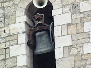 Una de las campanas de Guadalaviar - Foto LLOP i BAYO, Francesc (13/07/2003)