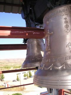 Las campanas restauradas en la nueva torre - Foto INDUSTRIAS MANCLÚS S. C. V. (13-07-2007)