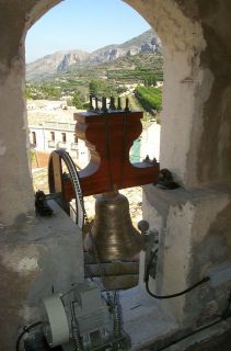 La campana restaurada. Foto Relojería VALVERDE (2002)
