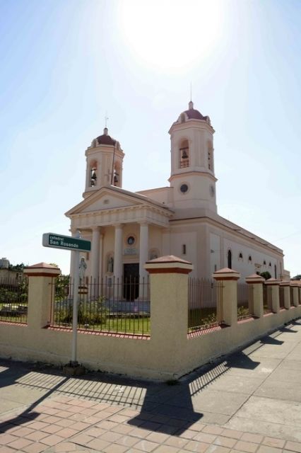 Catedral de San Rosendo, ubicada en la calle Antonio Maceo esquina a Gerardo Medina, Pinar del Río.
