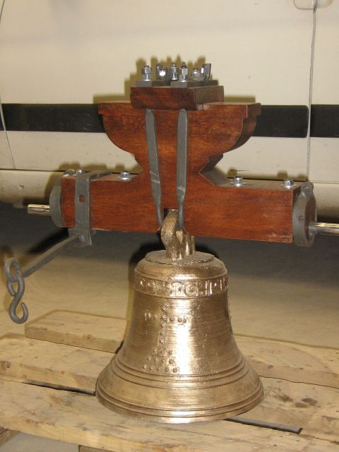 La campana restaurada - Foto 2001 TÉCNICA Y ARTESANÍA S. L.