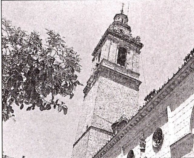 El campanario de la iglesia de San Nicolás