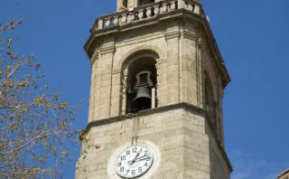 Detalle del campanario de la iglesia de Canet de Mar