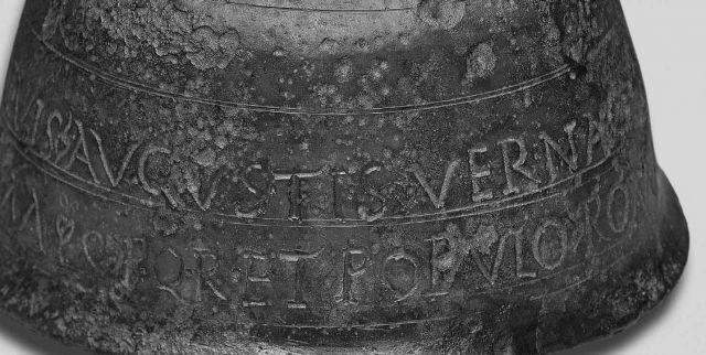 Campana de bronce destinada al culto imperial. MNAT, inv. n.o 2863 - Autor: MNAT