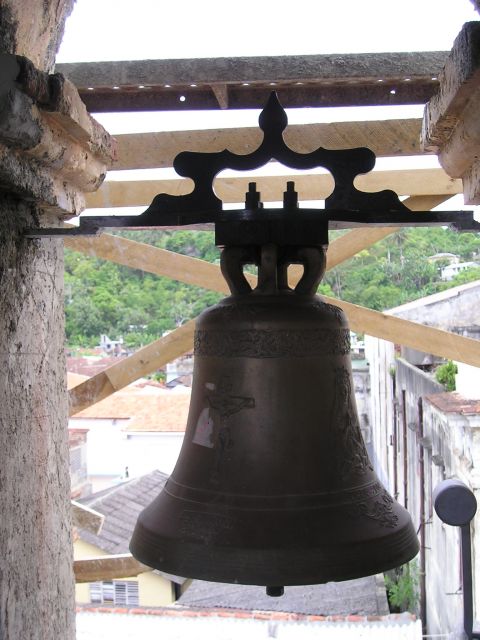 Campana en proceso de instalación - Autor: GÓMEZ JIMÉNEZ, Francisco (INDUSTRIAS MANCLÚS S. C. V.)