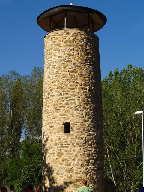 Torre de subida al antiguo campanario de la iglesia - Autor: www.bierzo151.com