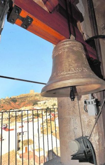 Una vista del casco antiguo de la ciudad con el Castillo al fondo desde el campanario de la iglesia de San Francisco - Autor: PACO ALONSO / AGM