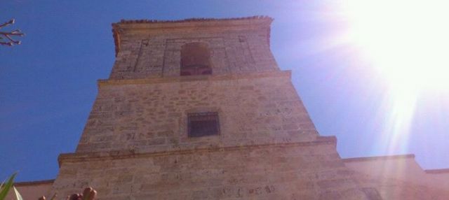 El campanario de la localidad, que ahora permanecerá mudo hasta que se arregle la campana