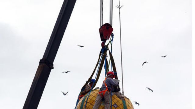 Sin la intervención del Instituto Nacional de Antropología e Historia habitantes de San Pedro Benito Juárez iniciaron maniobras para rescatar las campanas del templo, presuntamente con más de 200 años de antigüedad. - Autor: AGENCIA REFORMA