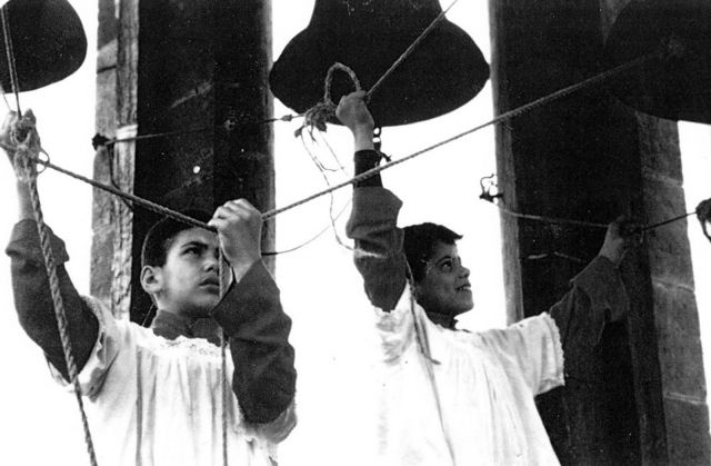 El repique de campanas en la villa de La Orotava - Autor: DEL HOYO Y MACHADO, María Teresa